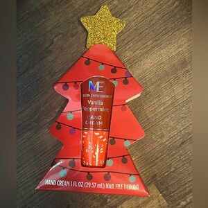 NWT Modern Expressions Christmas 🎄 Vanilla Peppermint Hand Cream - Red